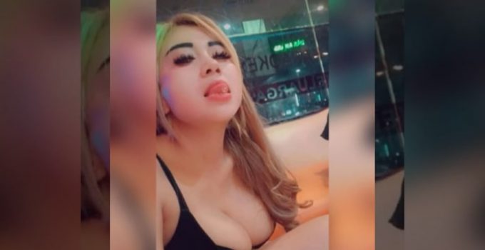 Cerseks Tante Pijit Plus - Plus Dengan Tante - Tante